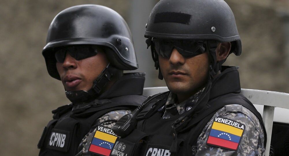 媒体:委内瑞拉叛变警察被击中头部而亡