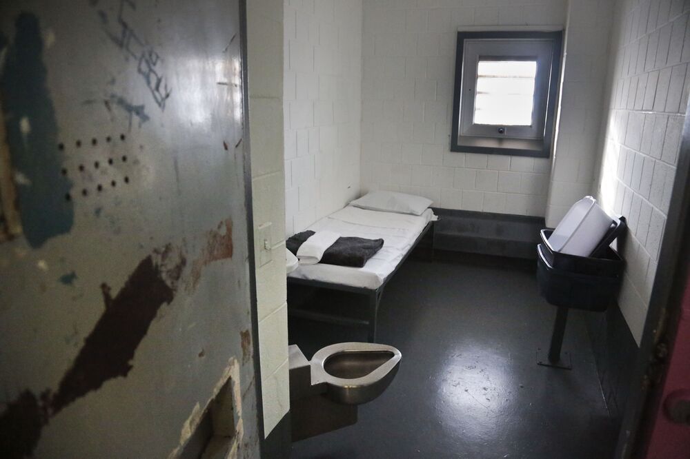 赖克斯岛监狱图片